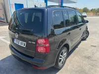 Usado VW Touran Highline 140 CV (102 kW) 2009 Negro Monovolumen