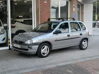 Usado Opel Corsa 65 CV (47 kW) 1999 Gris / plata Berlina