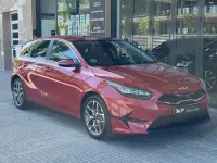 Usado Kia Ceed 120 CV (88 kW) 2022 Burdeos Utilitario