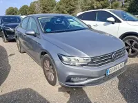 Usado VW Passat Business 150 CV (110 kW) 2021 Gris / plata Berlina