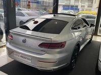 Usado VW Arteon R-line 240 CV (176 kW) 2019 Gris / plata Utilitario