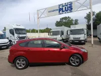 Usado Ford Focus 115 CV (84 kW) 2014 Rojo Berlina