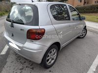 Usado Toyota Yaris Sol 75 CV (55 kW) 2004 Gris / plata Berlina
