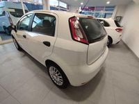 Usado Fiat Punto Pop 75 CV (55 kW) 2014 Blanco Utilitario