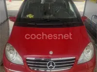 Usado Mercedes A180 Classic 109 CV (80 kW) 2005 Rojo Monovolumen