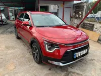 Usado Kia Niro 129 CV (94 kW) 2024 Granate SUV