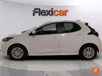 Usado Toyota Yaris Active 116 CV (85 kW) 2022 Blanco Utilitario