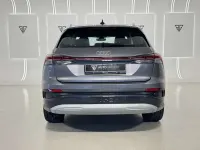 Usado Audi Q4 e-tron Advanced Plus 152 kW (208 CV) 2021 Gris SUV