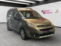 Usado Citroën Berlingo Feel 100 CV (73 kW) 2016 Marrón Monovolumen