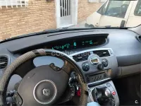 Usado Renault Grand Scénic II Dynamique 130 CV (95 kW) 2008 Gris / plata Monovolumen