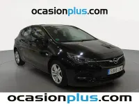 Usado Opel Astra Edition 105 CV (77 kW) 2021 Negro Utilitario