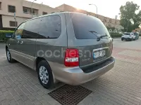 Usado Kia Carnival LX 150 CV (110 kW) 2004 Gris / plata Monovolumen