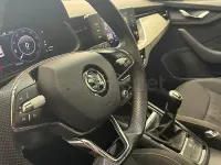 Usado Skoda Kamiq Sport 110 CV (80 kW) 2021 Gris / plata SUV