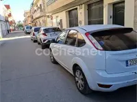 Usado Ford Focus Trend 109 CV (80 kW) 2010 Blanco Berlina