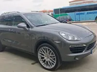 Usado Porsche Cayenne S E-Hybrid 416 CV (305 kW) 2014 Gris / plata SUV