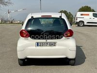 Usado Toyota Aygo 68 CV (50 kW) 2009 Blanco Utilitario