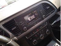 Usado Seat Leon Style 110 CV (80 kW) 2018 Blanco Berlina