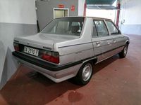 Usado Renault R9 60 CV (44 kW) 1988 Gris / plata Berlina
