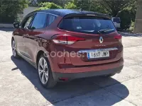 Usado Renault Scénic Zen 130 CV (95 kW) 2017 Granate Monovolumen