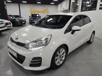 Usado Kia Rio 84 CV (61 kW) 2015 Blanco Berlina