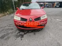 Usado Renault Mégane Cabriolet Dynamique 120 CV (88 kW) 2006 Rojo Descapotable