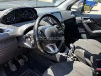 Usado Peugeot 208 Allure 100 CV (73 kW) 2016 Blanco Utilitario
