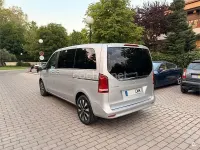 Usado Mercedes V220 Avantgarde 163 CV (119 kW) 2022 Gris / plata Monovolumen