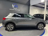 Usado VW T-Roc Advance 116 CV (85 kW) 2021 Plateado SUV