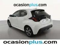 Usado Toyota Yaris Hybrid Active 116 CV (85 kW) 2024 Blanco Utilitario