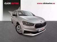 Usado Skoda Fabia Essence 80 CV (58 kW) 2025 Plateado Utilitario