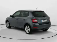 Usado Skoda Fabia Ambition 95 CV (69 kW) 2021 Gris Utilitario