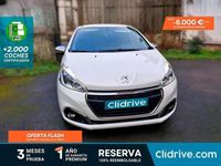 Usado Peugeot 208 Allure 82 CV (60 kW) 2017 Blanco Utilitario