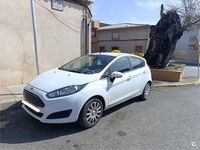 Usado Ford Fiesta Trend 75 CV (55 kW) 2015 Blanco Berlina