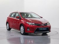 Usado Toyota Auris Active 126 CV (92 kW) 2012 Rojo Berlina