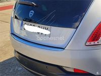 Usado Lancia Delta Platinum 200 CV (147 kW) 2010 Gris / plata Utilitario