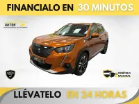 Usado Peugeot 2008 Allure 130 CV (95 kW) 2021 Naranja SUV