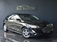 Usado Ford Focus Trend 125 CV (91 kW) 2020 Negro Berlina