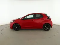Usado Toyota Yaris Style 116 CV (85 kW) 2023 Rojo Utilitario