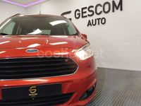 Usado Ford Tourneo Courier Trend 100 CV (73 kW) 2015 Granate Monovolumen
