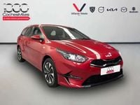 Używany Kia Ceed Style 100 KM (73 kW) 2025 Czerwony Hatchback