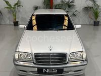 Usado Mercedes C180 Elegance 122 CV (89 kW) 1997 Gris / plata Berlina