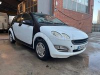 Usado Smart ForFour Pulse 75 CV (55 kW) 2006 Blanco Utilitario