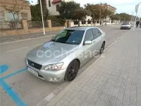 Usado Lexus IS200 155 CV (114 kW) 2002 Gris / plata Berlina