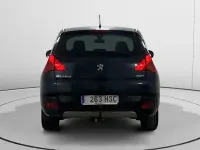 Usado Peugeot 3008 Style 115 CV (84 kW) 2013 Azul Familiar