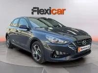 Usado Hyundai i30 136 CV (100 kW) 2021 Gris Berlina