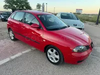 Usado Seat Ibiza 100 CV (73 kW) 2005 Rojo Utilitario