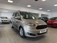 Usado Ford Tourneo Courier Titanium 100 CV (73 kW) 2016 Beige Monovolumen