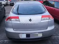Usado Renault Laguna III Expression 150 CV (110 kW) 2007 Gris / plata Berlina