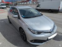 Usado Toyota Auris Hybrid 136 CV (100 kW) 2015 Gris / plata Berlina