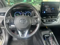Usado Toyota Corolla 140 CV (102 kW) 2024 Gris / plata Berlina